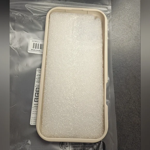 iphone 16 Pro Max Cream Gold Heart Silicone Back Case Cover - Picture 8 of 8